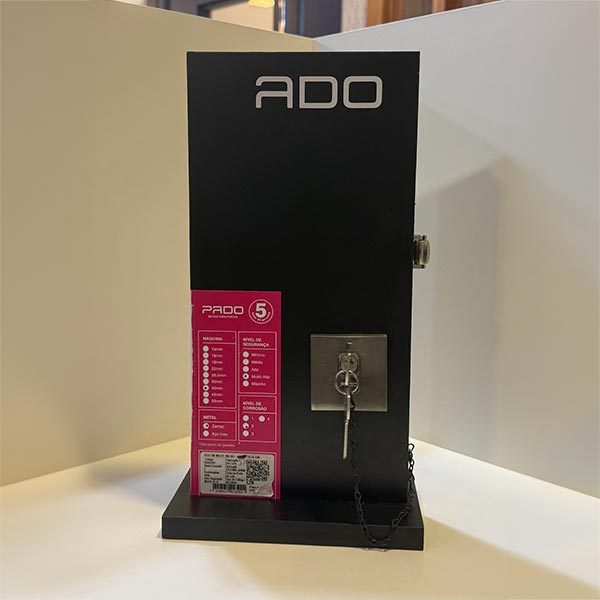 Fechaduras 22 Loja de Portas em Curitiba e Região Portas-Milenar-Curitiba-Linha-Fechaduras-IMG_3358