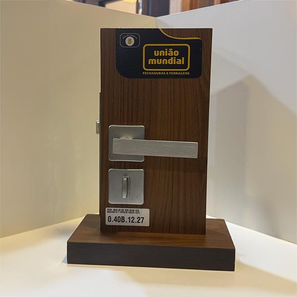 Fechaduras 13 Loja de Portas em Curitiba e Região Portas-Milenar-Curitiba-Linha-Fechaduras-IMG_3369