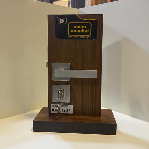 Fechaduras 14 Loja de Portas em Curitiba e Região Portas-Milenar-Curitiba-Linha-Fechaduras-IMG_3370