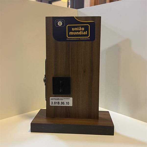 Fechaduras 8 Loja de Portas em Curitiba e Região Portas-Milenar-Curitiba-Linha-Fechaduras-IMG_3377