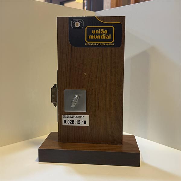 Portas-Milenar-Curitiba-Linha-Fechaduras-IMG_3376