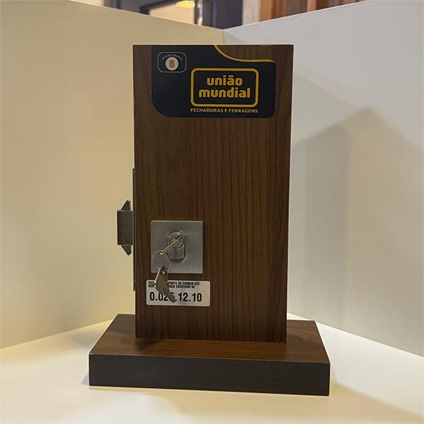 Portas-Milenar-Curitiba-Linha-Fechaduras-IMG_3378