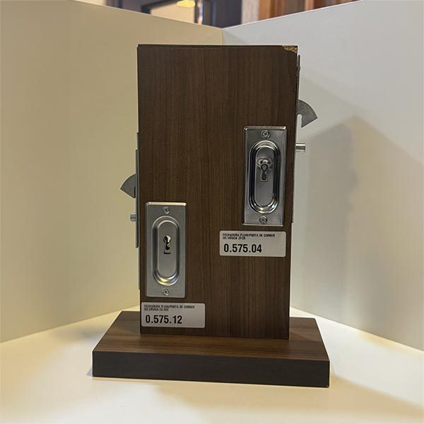 Portas-Milenar-Curitiba-Linha-Fechaduras-IMG_3379